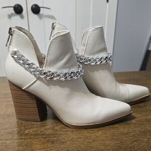 Indigo White Heeled Boots with Silver Chain
